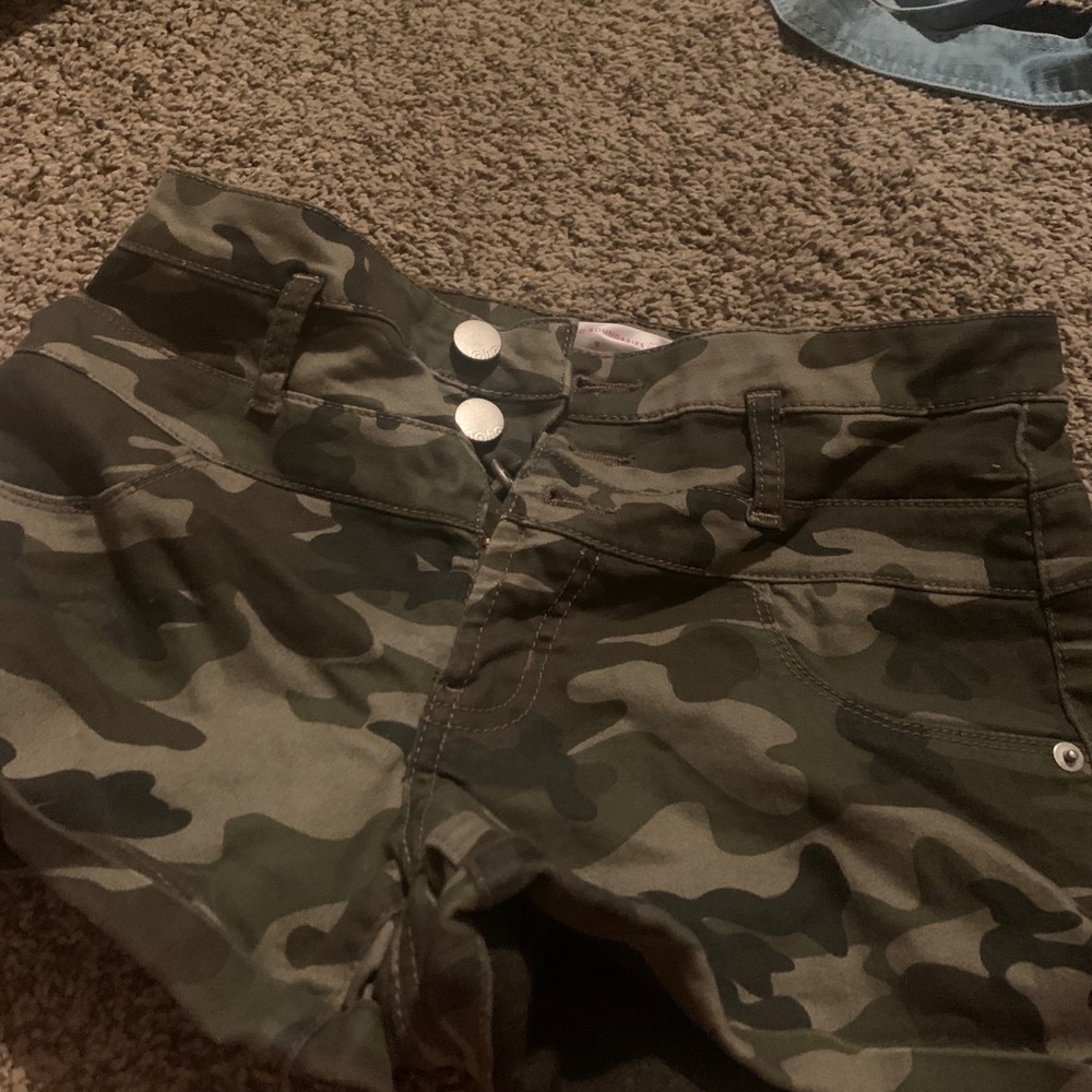 Camo High waisted shorts